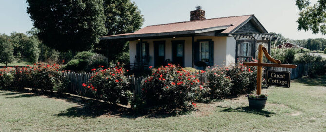 Guest Cottage at Amber Falls Winery